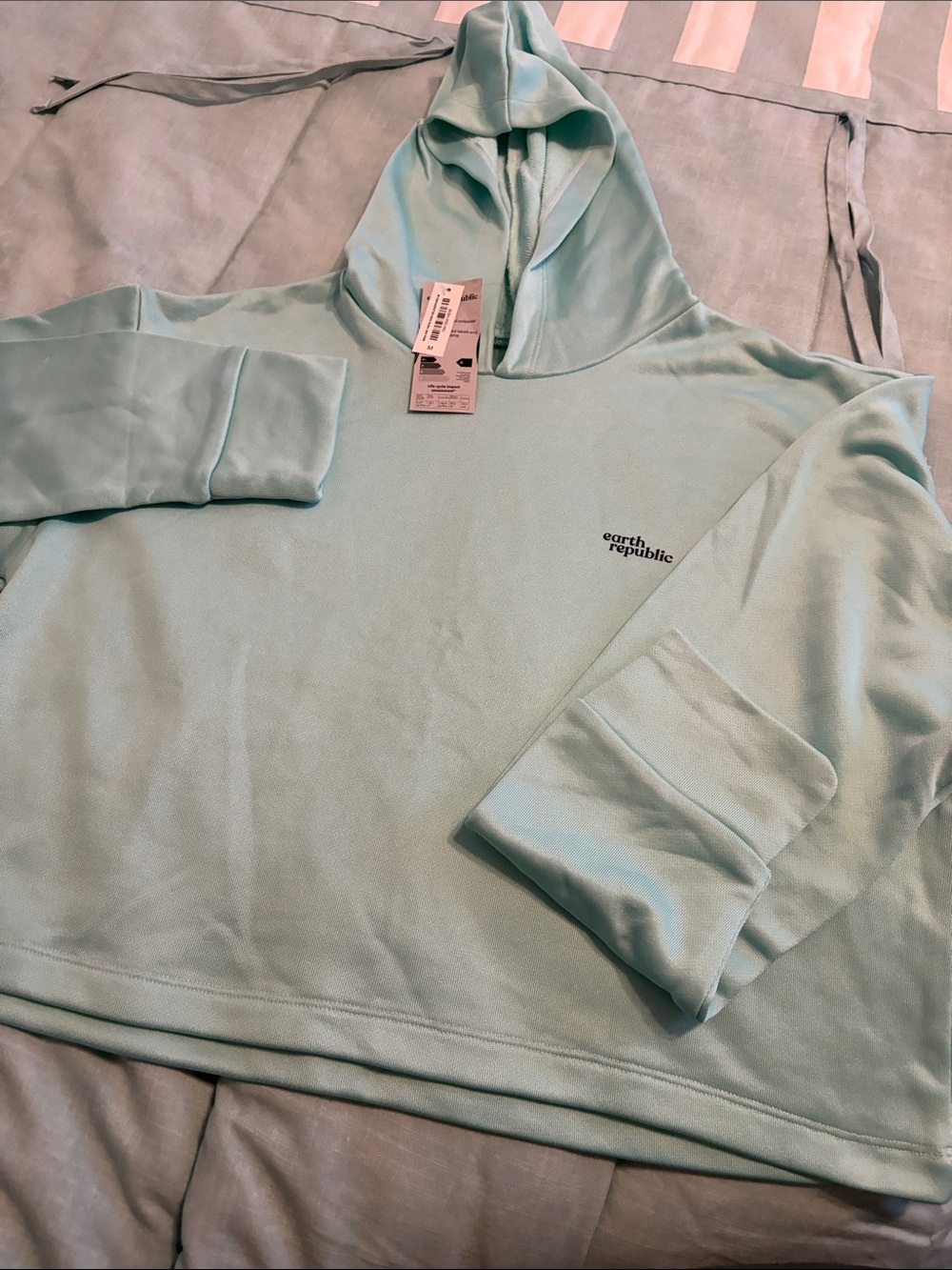 Earth republic Mint cropped Hooded Women'20” p2p 15” bn2bm lightweight